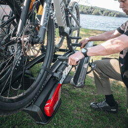 Nosič 4 kol na tažné zařízení Thule VeloSpace 3 + adaptér