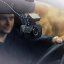 Autokamera 4K univerzální s 3'' LCD LAMAX C11