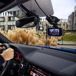 Autokamera 4K univerzální s 3'' LCD LAMAX C11