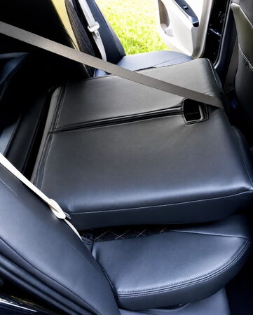 Autopotahy na míru TOYOTA CAMRY VI, XV70, od r. 2017-2024, AUTHENTIC VELVET CARO bílé
