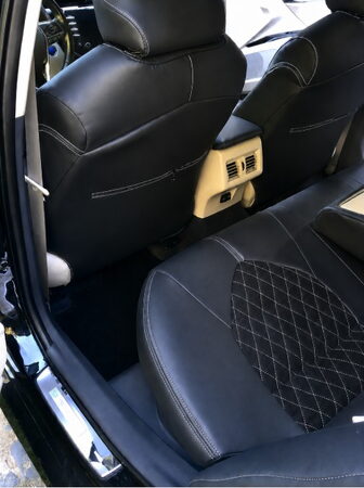 Autopotahy na míru TOYOTA CAMRY VI, XV70, od r. 2017-2024, AUTHENTIC VELVET CARO bílé