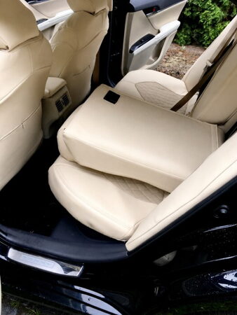Autopotahy na míru TOYOTA CAMRY VI, XV70, od r. 2017-2024, AUTHENTIC VELVET CARO béžové