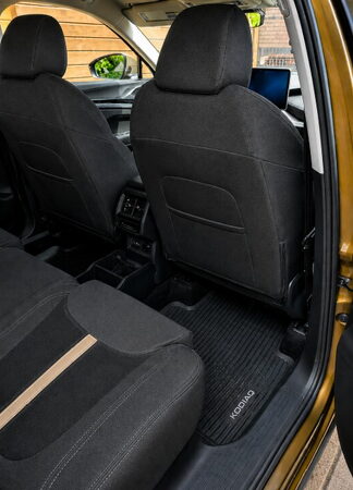 Autopotahy ŠKODA KODIAQ II, 5 MÍST, od r. 2024, AUTHENTIC DOBLO, velvet černo béžový