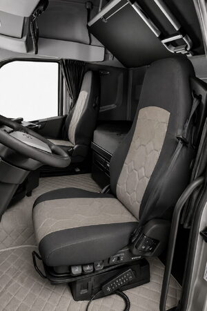Autopotahy na míru MERCEDES ACTROS MP5 TRUCK, od r. 2019, STYLE béžovošedé