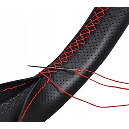 Potah volantu kožený černý s červenou nití 37-38cm, obvod 8,5-10,5 cm