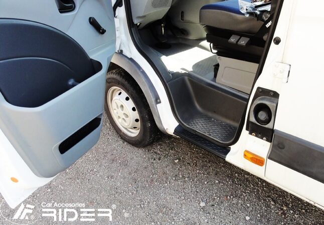 Kryty prahů IVECO Daily 2006->