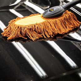 Meguiar's Versa-Angle Body Duster - prachovka s dlouhou rukojetí