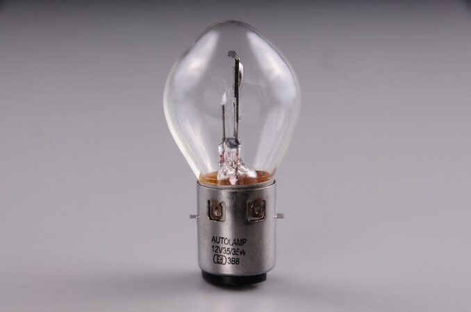 Žárovka 12V 35/35W BA20d 