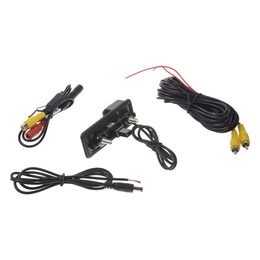 Kamera PAL/NTSC do vozu Škoda Octavia II (sedan i combi od 2010-13) v madle kufru