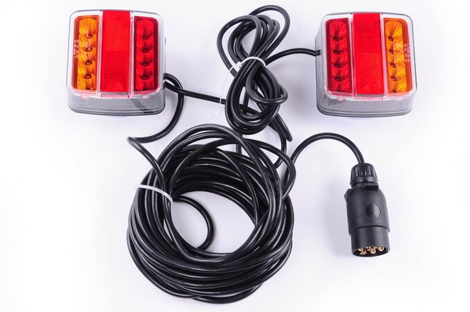 LED světla s elektrokabeláží k vleku 7pin/4m s magnetickým uchycením