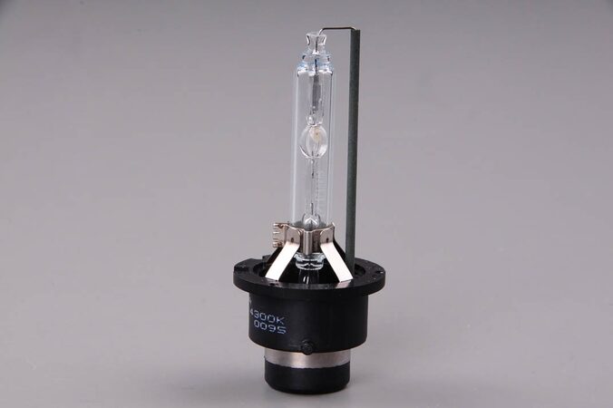 Xenonová výbojka D6S 42V 25W P32d-1