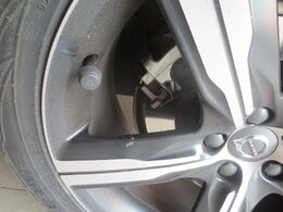 TPMS kontrola tlaku v pneumatice 4 externí čidla / solární napájení