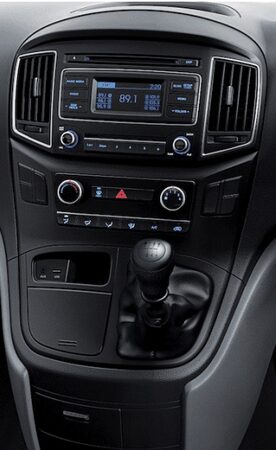 2DIN redukce pro Hyundai H1 2015- černá