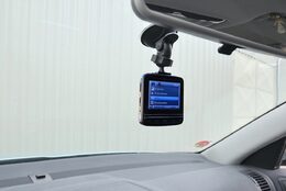 Kamera do auta Full HD 2,4"červená GPS