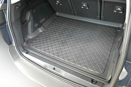 Vana do kufru PEUGEOT 5008 r.v. 2017-> 3. řada dole