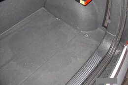 Vana do kufru AUDI A2 Hatchback 1999-> s rezervou