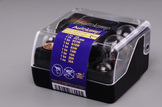Servisní krabička pro kamiony H4 24V