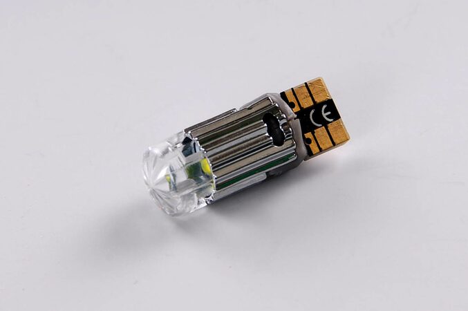LED T10 bílá,12V 5W křišťálový design - 2ks 