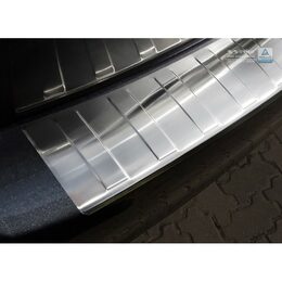 Ochranná lišta hrany kufru - Toyota Avensis III Sedan r.v. 2012-2015