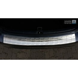 Ochranná lišta hrany kufru - Toyota Avensis III Sedan r.v. 2012-2015