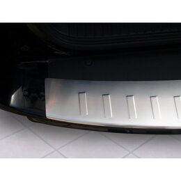 Ochranná lišta hrany kufru - Toyota RAV4 III r.v. 2005-2010