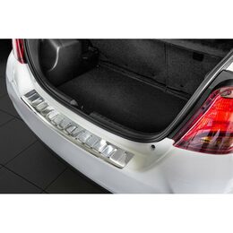 Ochranná lišta hrany kufru - Toyota Yaris r.v. 2014->
