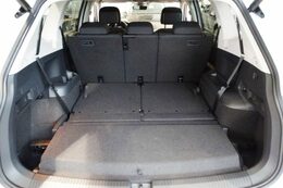 Vana do kufru VOLKSWAGEN Tiguan Allspace r.v. 2017-> horní kufr