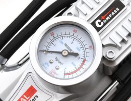 Kompresor 12V DUAL 2 písty se světlem + pneu sada