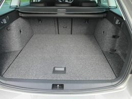 Vana do kufru ŠKODA Octavia III Combi r.v. 2013-> horní kufr
