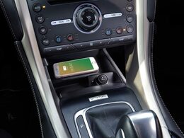 Qi indukční INBAY nabíječka telefonů Ford Mondeo 2014-