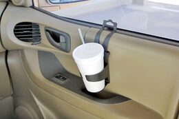 Držák nápojů / CAR