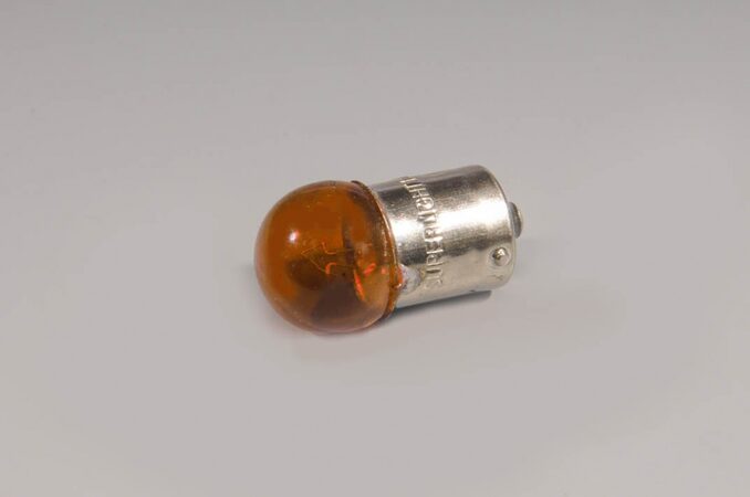 Autožárovka 12V 5W BA15s oranžová
