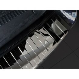 Ochranná lišta hrany kufru - Škoda Octavia III Combi r.v. 2016->, černá leštěná (lesklá)