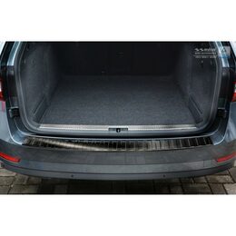 Ochranná lišta hrany kufru - Škoda Superb III Combi r.v. 2015->, černá leštěná