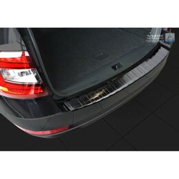 Ochranná lišta hrany kufru - Škoda Octavia III Combi r.v. 2016->, černá leštěná