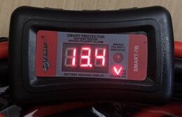 Startovací kabely 16mm 2 x 3m s voltmetrem a indikací polarity