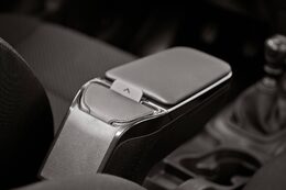 Loketní opěrka Armster 2 Citroën C3 Picasso r.v. 2009-