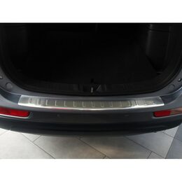Ochranná lišta hrany kufru - Mitsubishi Outlander III r.v. 2012-2015