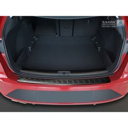 Ochranná lišta hrany kufru - Seat Leon III ST r.v. 2013-> černá