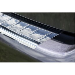 Ochranná lišta hrany kufru - Toyota Yaris III Hatchback r.v. 2012-2014